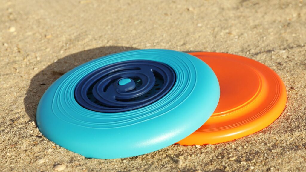 Top 3 ultimate frisbee discs for beginners