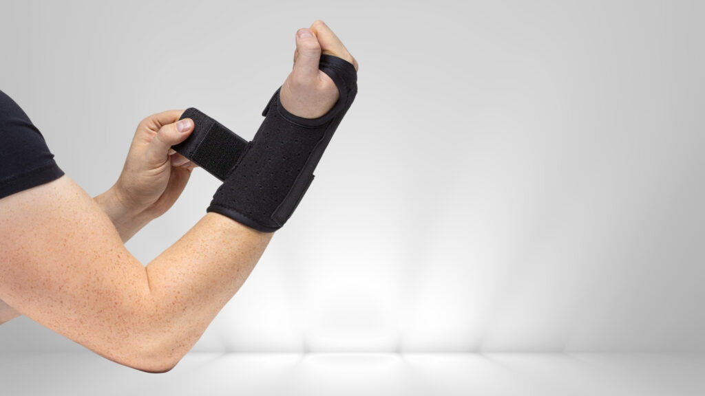 Best Wrist Braces for Disc Throwers